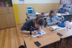 474b6752-e3c3-4609-8fbc-3d6e192d28db-1